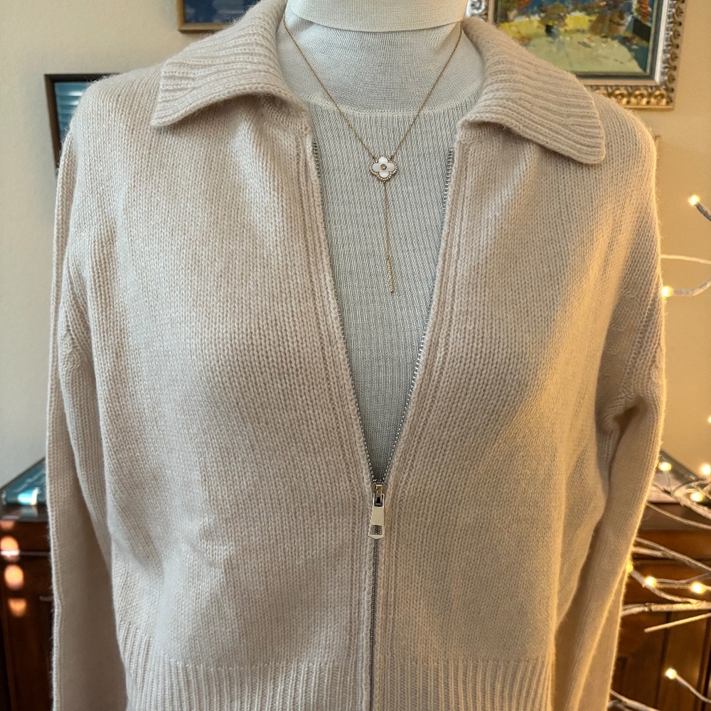 Elie Tahari Luxe Cashmere Zip-Front Cardigan – Creamy Heather – Size M (NWT)